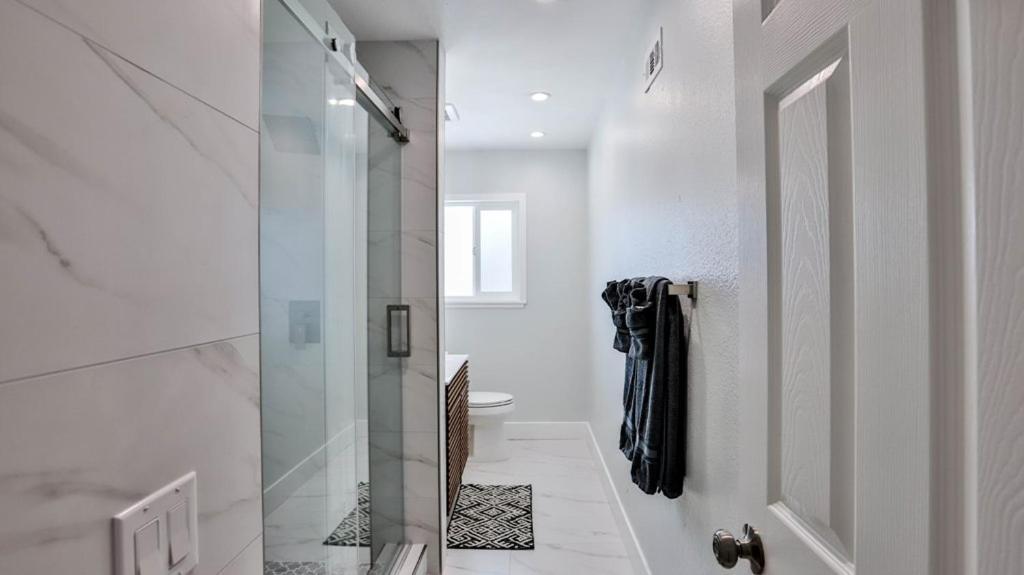 H&H Modern Lux 4Bd 1 King Suite 3 Queen Socal Disney Westminster Luaran gambar