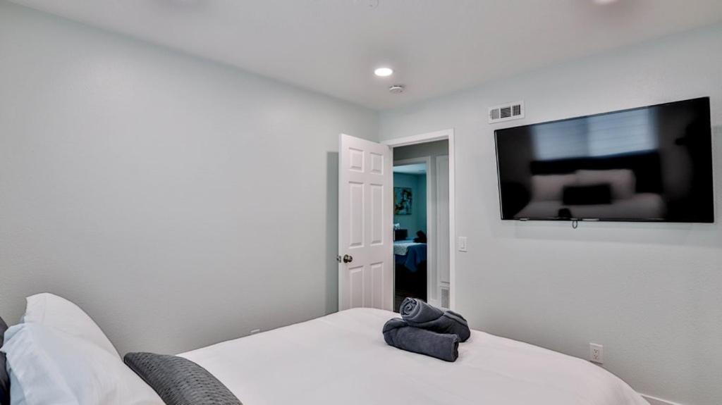 H&H Modern Lux 4Bd 1 King Suite 3 Queen Socal Disney Westminster Luaran gambar