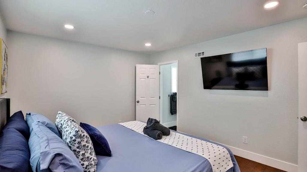 H&H Modern Lux 4Bd 1 King Suite 3 Queen Socal Disney Westminster Luaran gambar