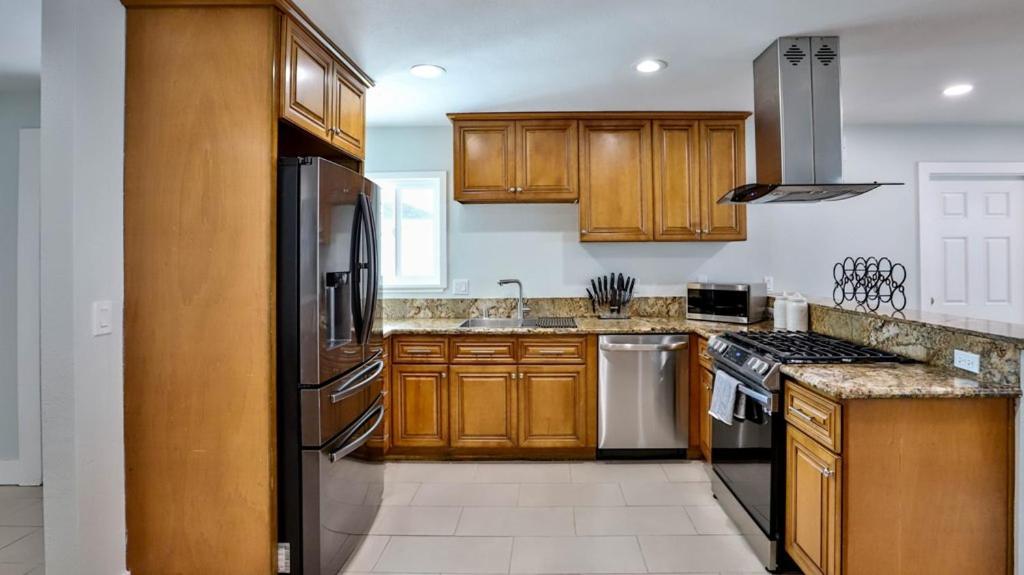 H&H Modern Lux 4Bd 1 King Suite 3 Queen Socal Disney Westminster Luaran gambar