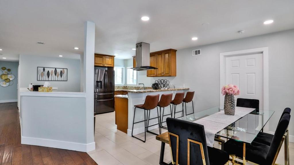 H&H Modern Lux 4Bd 1 King Suite 3 Queen Socal Disney Westminster Luaran gambar