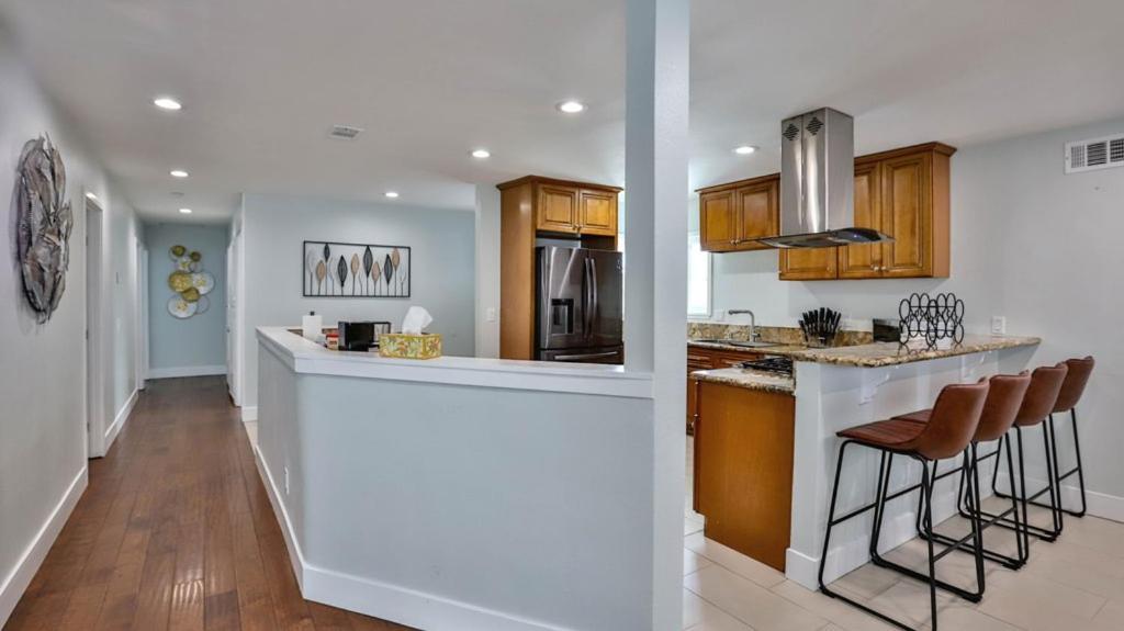 H&H Modern Lux 4Bd 1 King Suite 3 Queen Socal Disney Westminster Luaran gambar