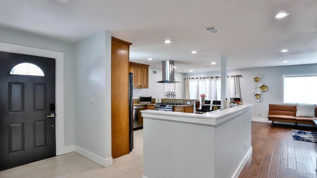 H&H Modern Lux 4Bd 1 King Suite 3 Queen Socal Disney Westminster Luaran gambar