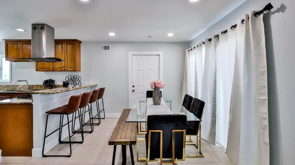 H&H Modern Lux 4Bd 1 King Suite 3 Queen Socal Disney Westminster Luaran gambar