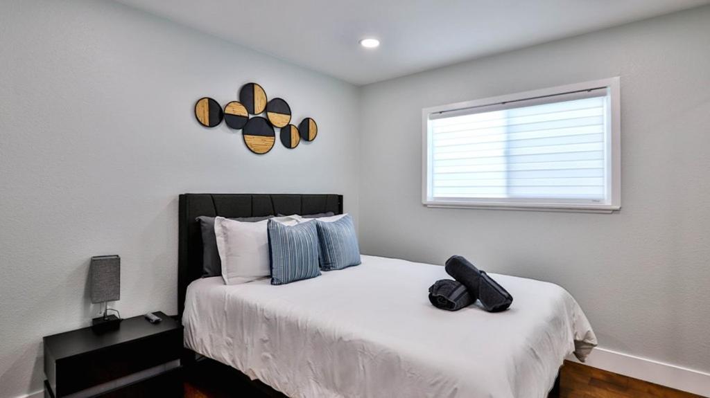H&H Modern Lux 4Bd 1 King Suite 3 Queen Socal Disney Westminster Luaran gambar